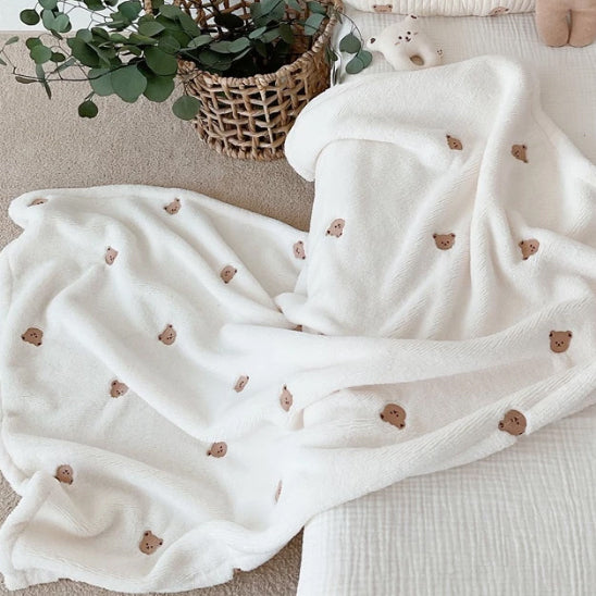Couverture bébé qui sublime la décoration de la chambre du bébé